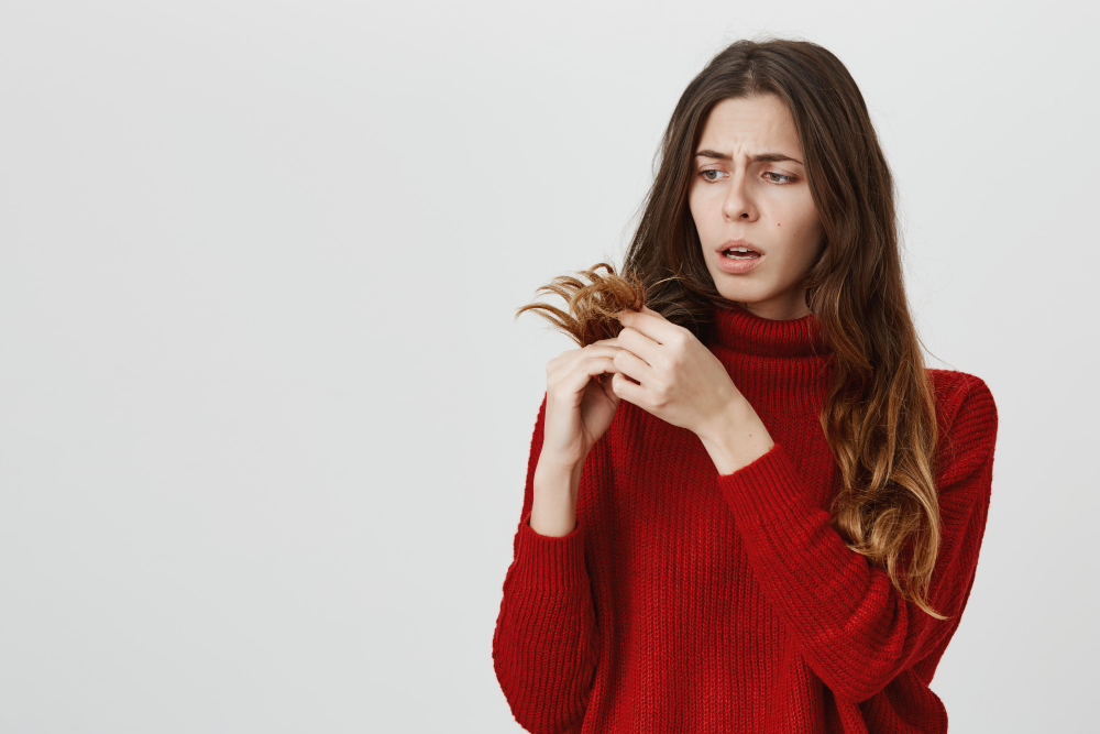 Cuidados com os cabelos lisos: como manter brilho? 3 frizz no cabelo liso 2